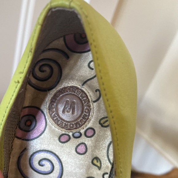 MORENATO Lime green funky heels.  Super comfortable with cool tan swirl details. - Picture 6 of 12